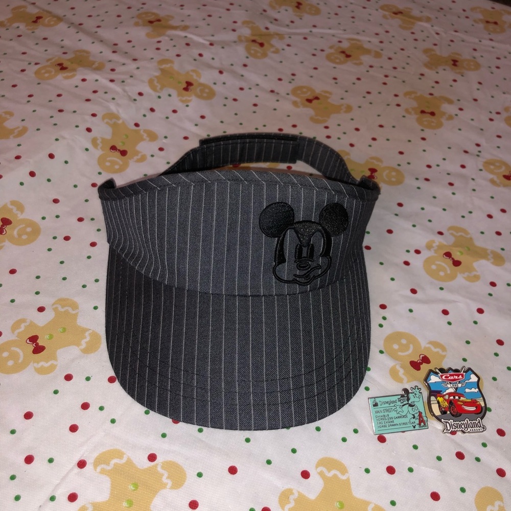 Disney visor hat and two pins package